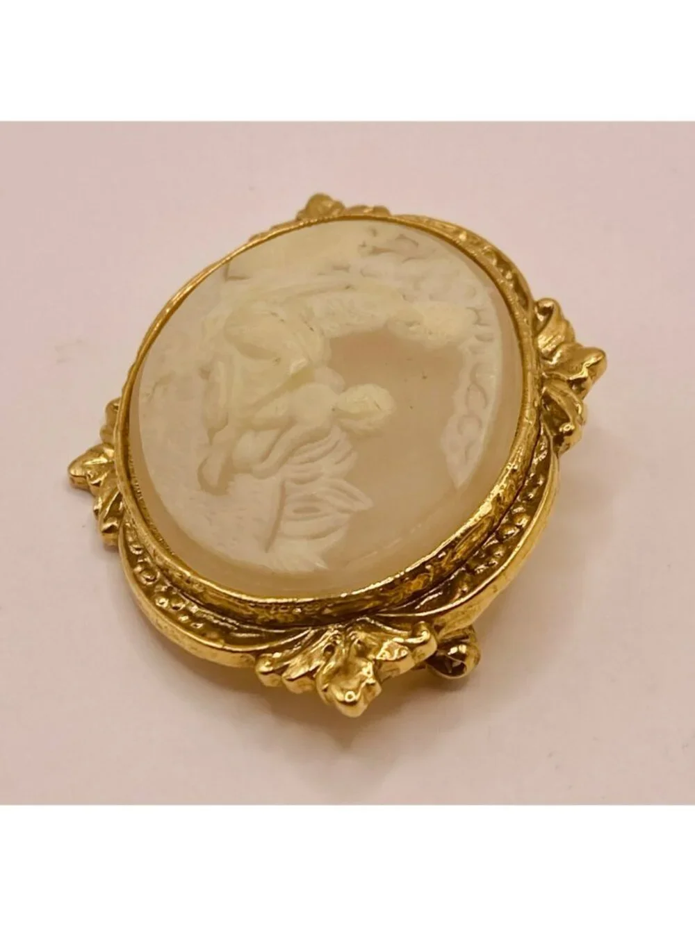 Vintage 1928 Jewelry Co. Gold-Tone Cameo Brooch Mother & Child Design -55B